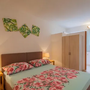  Gostinjska kuća Muzic